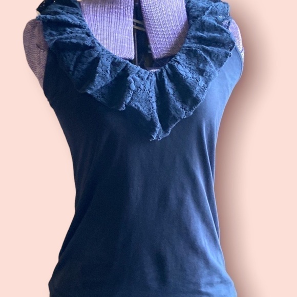 🦄 Chaps Ruffled V-Neck Tank Navy Blue Sz M - Picture 1 of 8